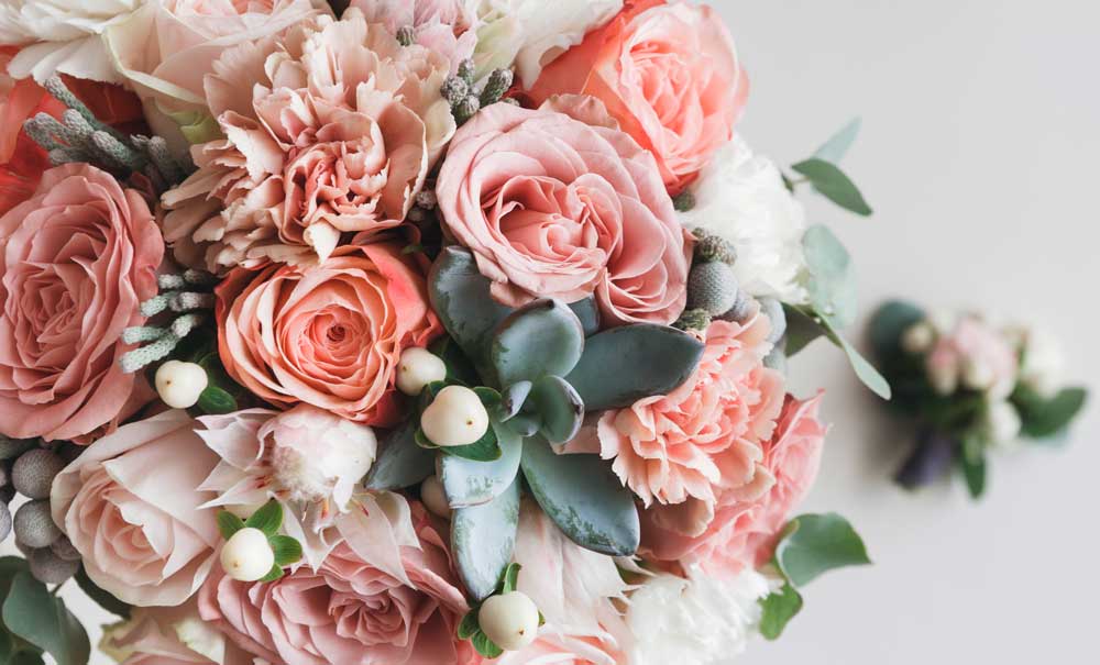 Rosa Blumenstrauß als Beitragsbild zum Thema Hochzeitsdekoration richtig planen